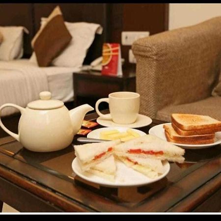 Hotel O Airport Plaza By Palace New Delhi Ngoại thất bức ảnh